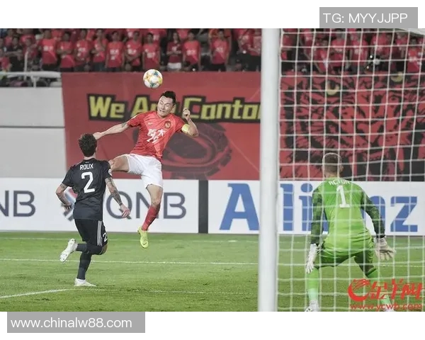 广州恒大对阵墨尔本胜利球迷热议比赛表现与战术安排