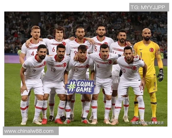 重庆足球队在世界杯预选赛中以57分高居榜首展现强劲实力 重庆足球队在世界杯预选赛中以57分高居榜首展现强劲实力