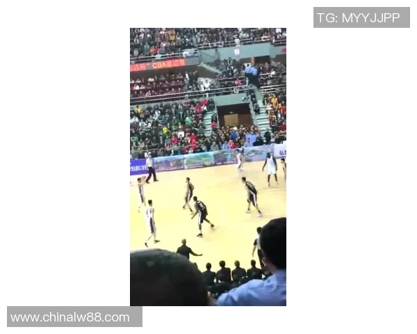 深圳飞盘队在攀岩联赛中的默契配合与战术分析